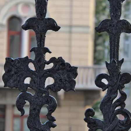 Center & - Fiori Di Trieste