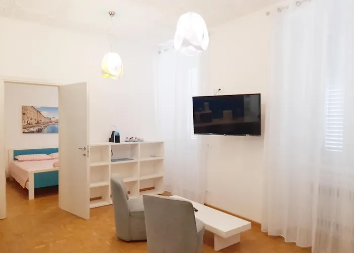 Pensión Center & - Fiori Di 4*