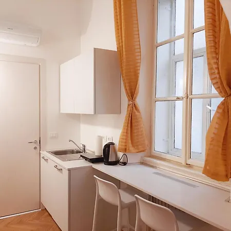 Center Rooms&apartments - Fiori Di 4*