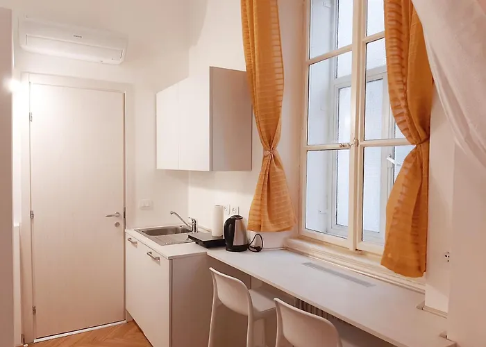 Center & - Fiori Di 4*